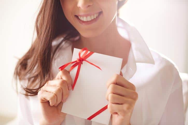 5 Raisons d’offrir un Massage à Domicile pour le Temps des Fêtes